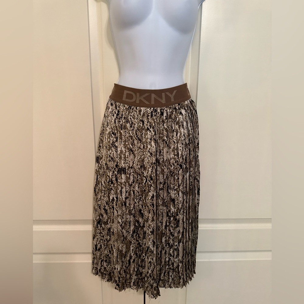 DKNY silky pleated skirt size small